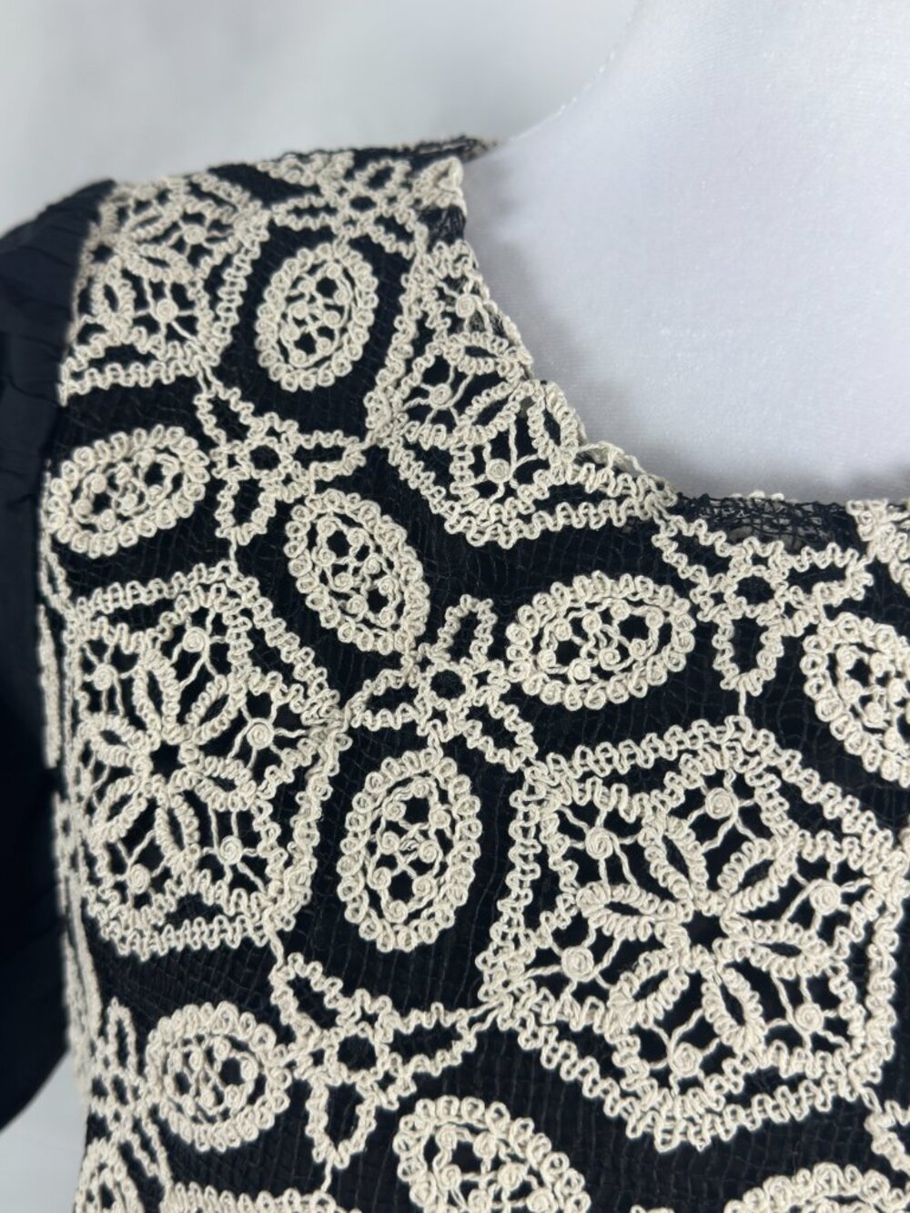 Heyson Embroidered Puff Sleeve Top – Black & Cream – S/M/L – NWT BTS, Work, Fall - Picture 3 of 16